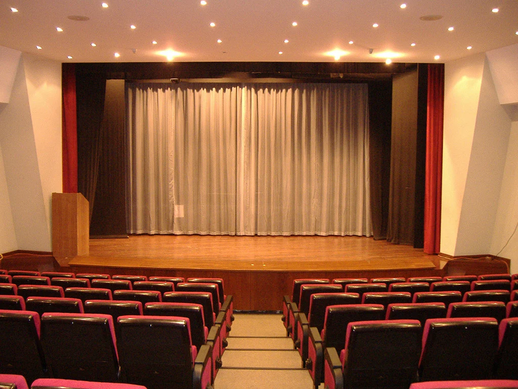 Auditorio Centro E Educação E Recreio De Vago