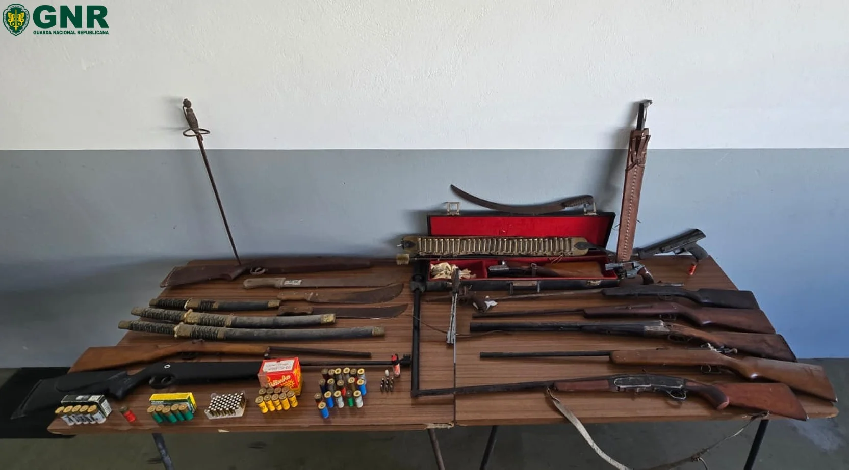 Gnr Aveiro Detido Por Posse Armas E Munições Proibidas