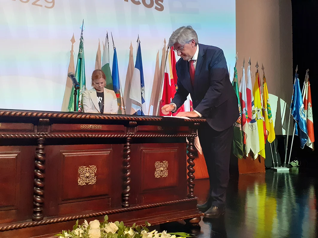 Posse Câmara E Assembleia Oaz