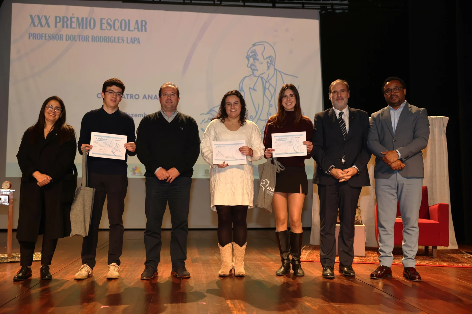 D Anadiaalunos