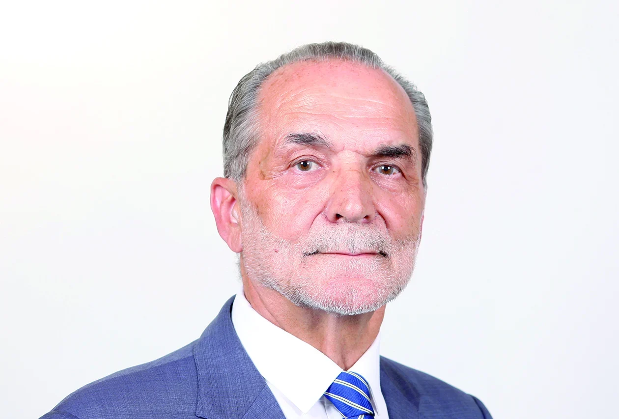D Santos Sousa Cira
