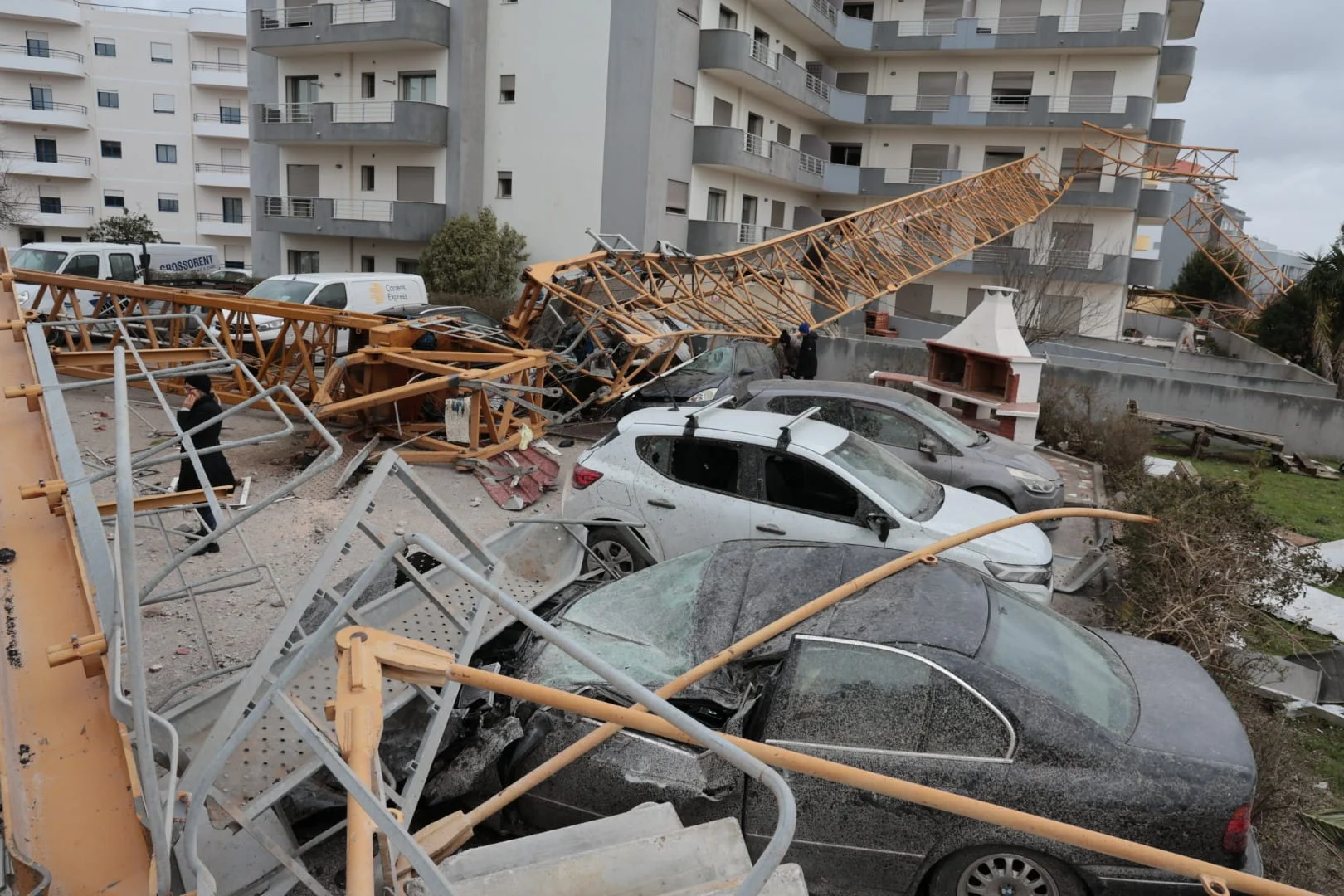 Carros Destruidos Leiria 6