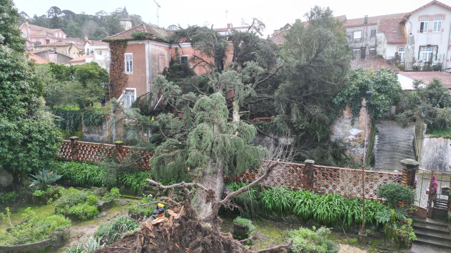 Mau Tempo Casa Destruida