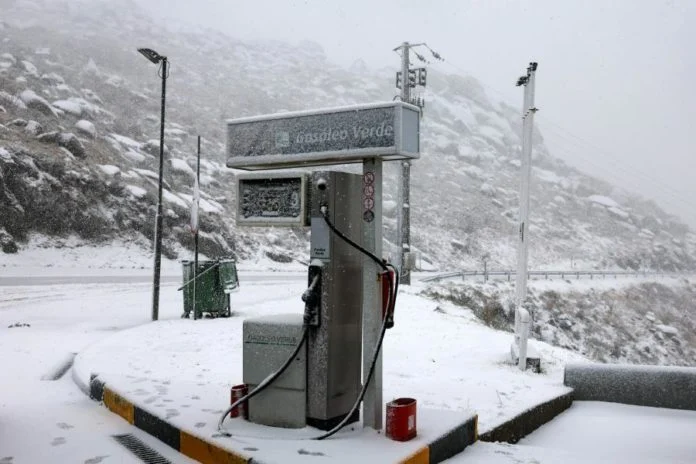 Neve Posto Combustivel