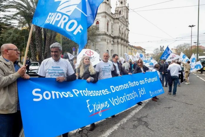 Luta Fenprof Cartaz