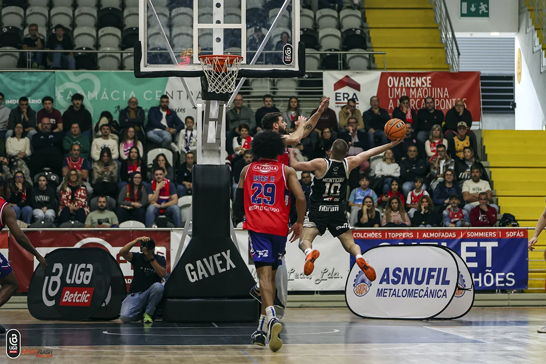 Basketplayoff1jogo2526