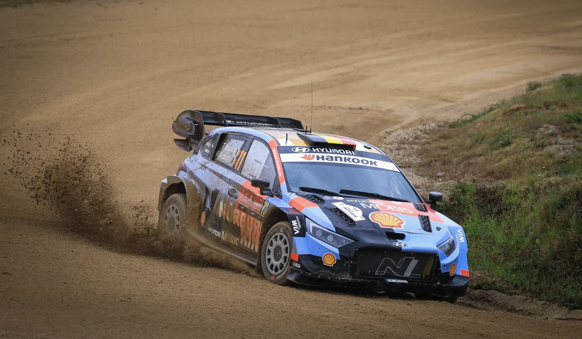 Ogier gets a puncture and hands the lead to Thierry Neuville at the Rally de Portugal