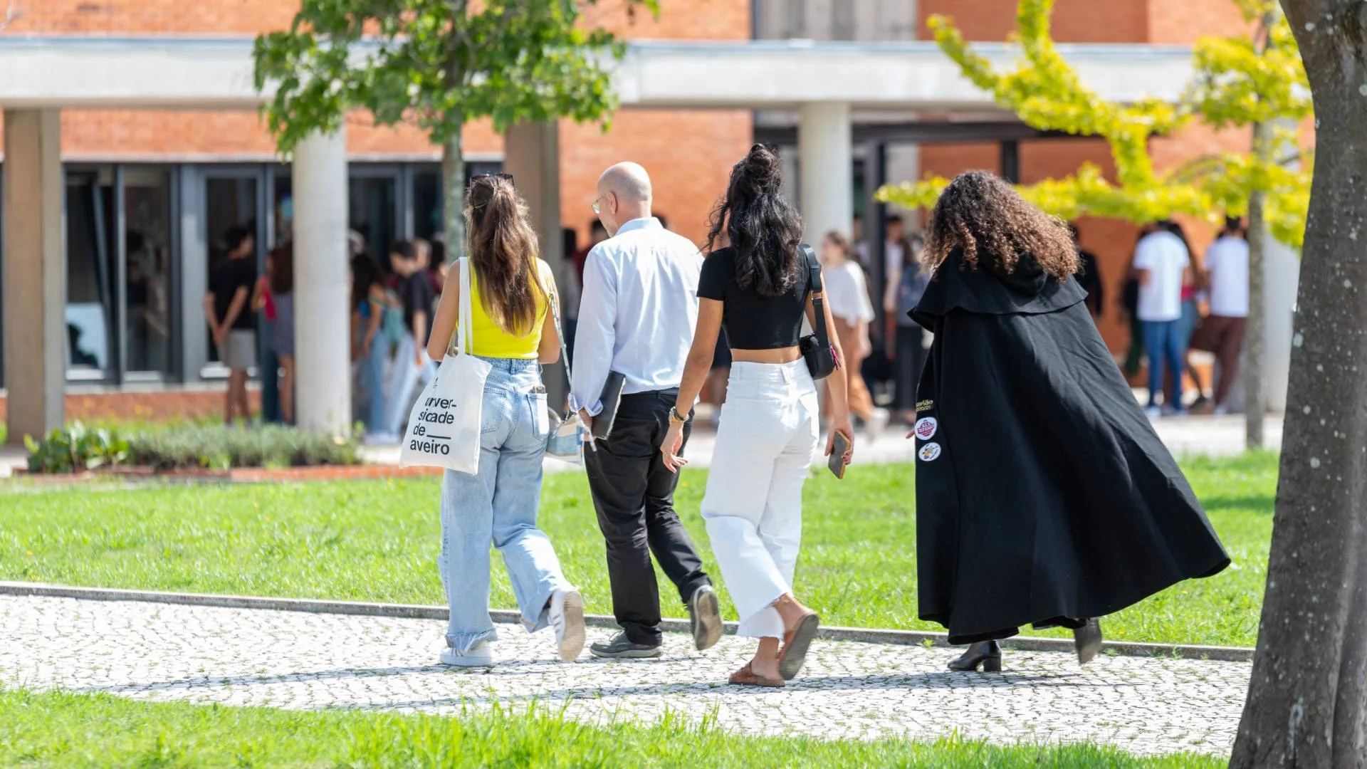 Ua Estudantes