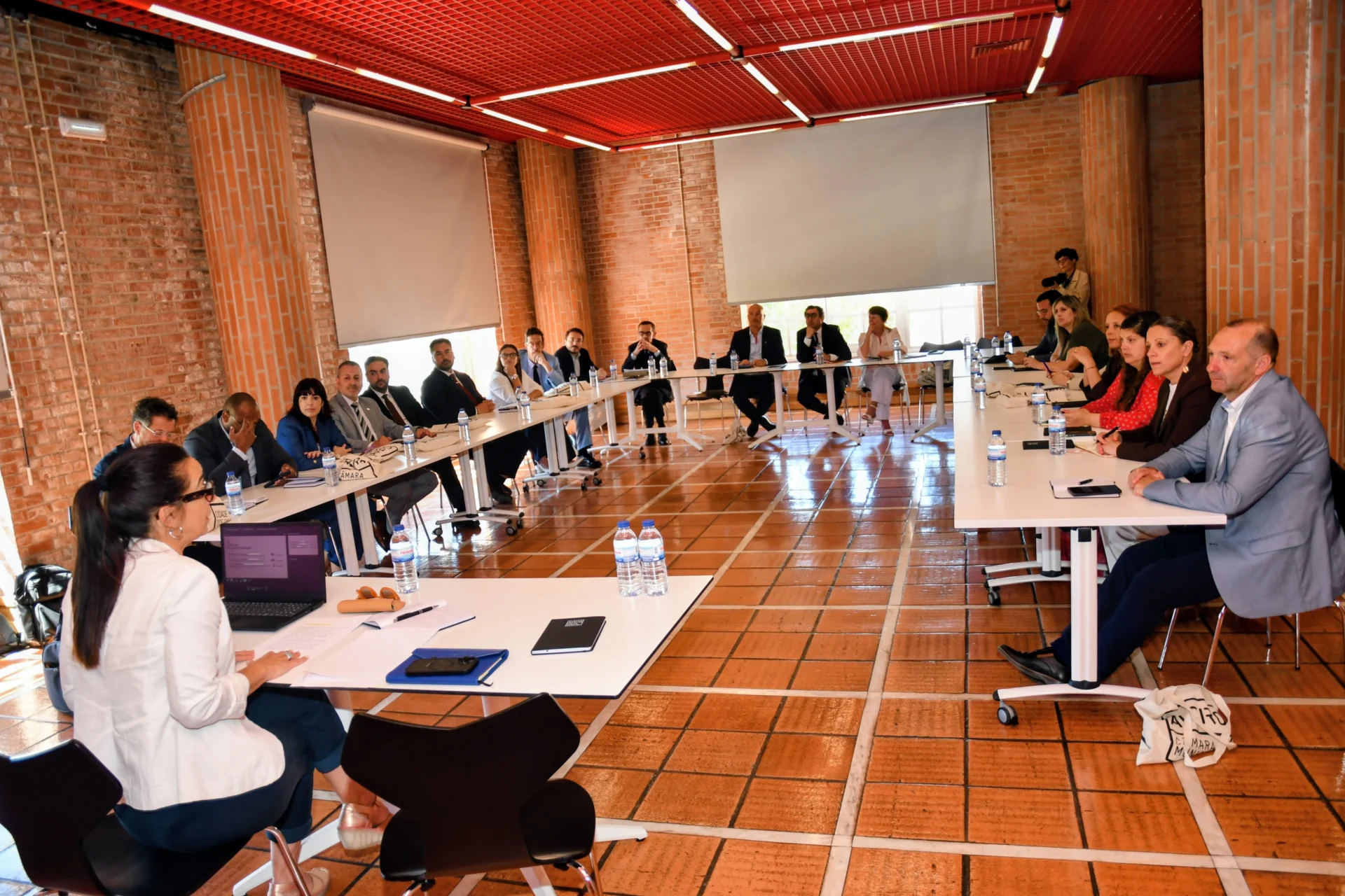 Deputados Da Comissão Parlamentar Em Aveiro