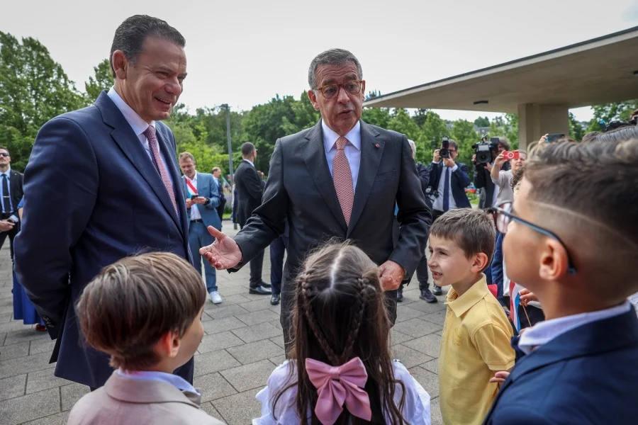 Montenegro E Seguro No Luxemburgo