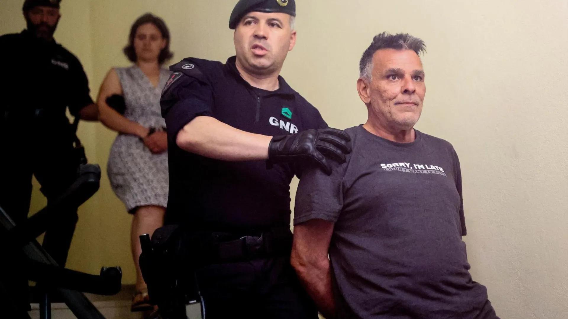 Padrasto De Menores Abandonados