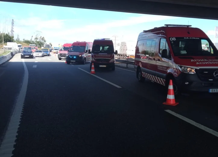 Acidente A25