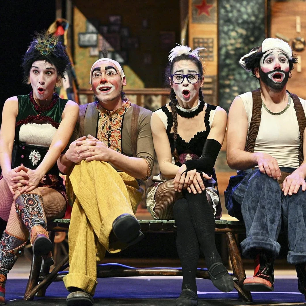 Troupe